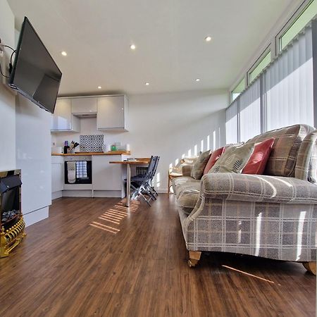 67 Broadside Holiday Chalet Near Broads & Beaches Stalham Bagian luar foto